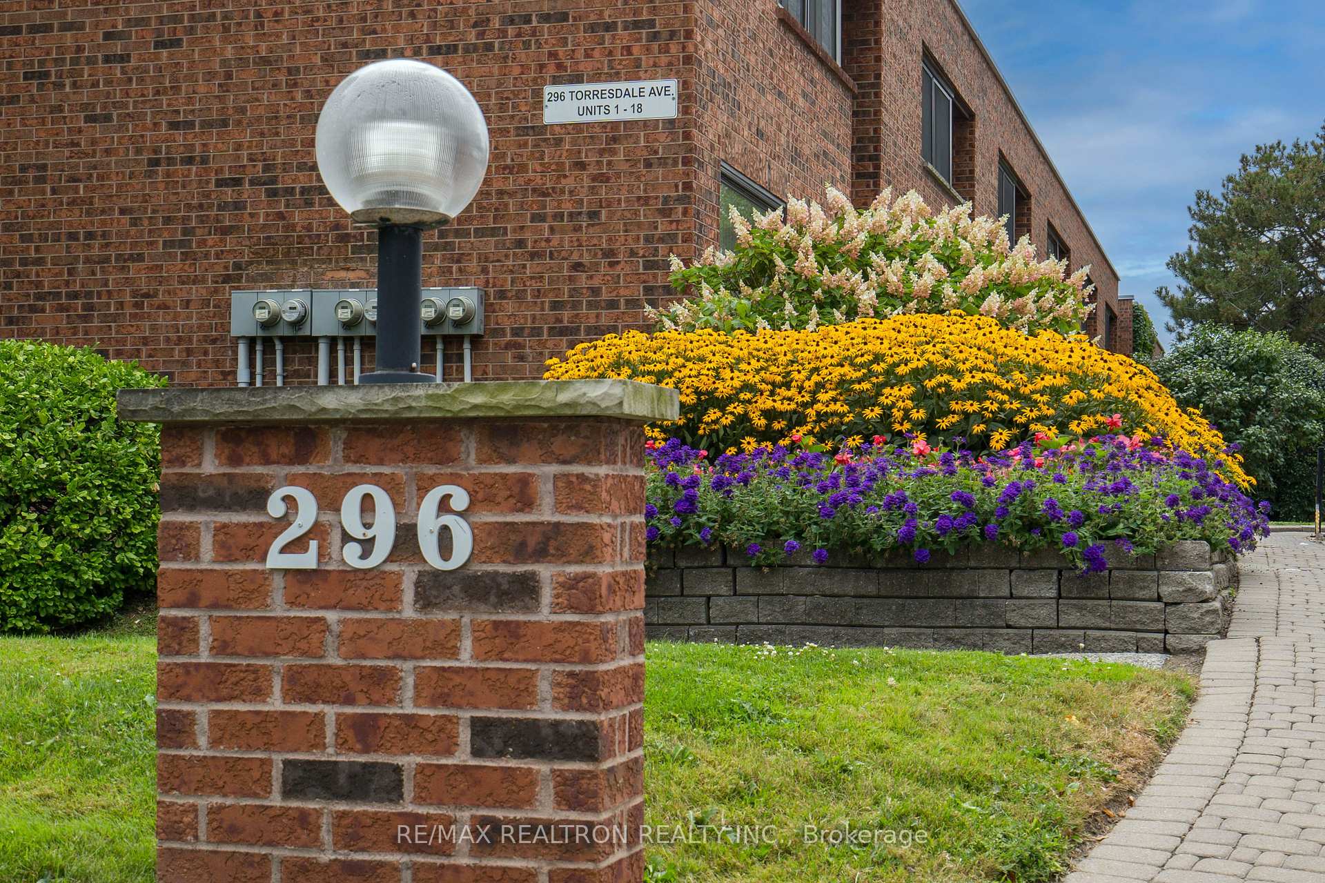4 Bedrooms Condo at 296 Torresdale,  Toronto For sale