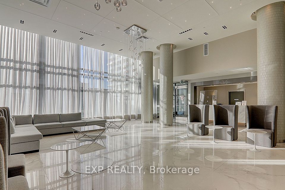 #712 - 75 Oneida Crescent, Richmond Hill, ON L4B 0A6