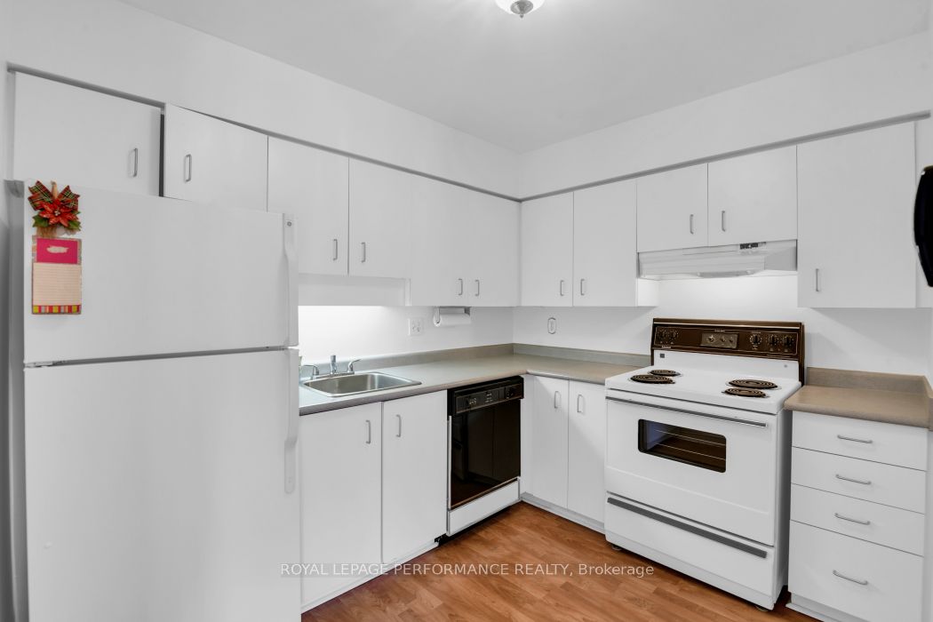 345 CENTRUM Boulevard W, #403
