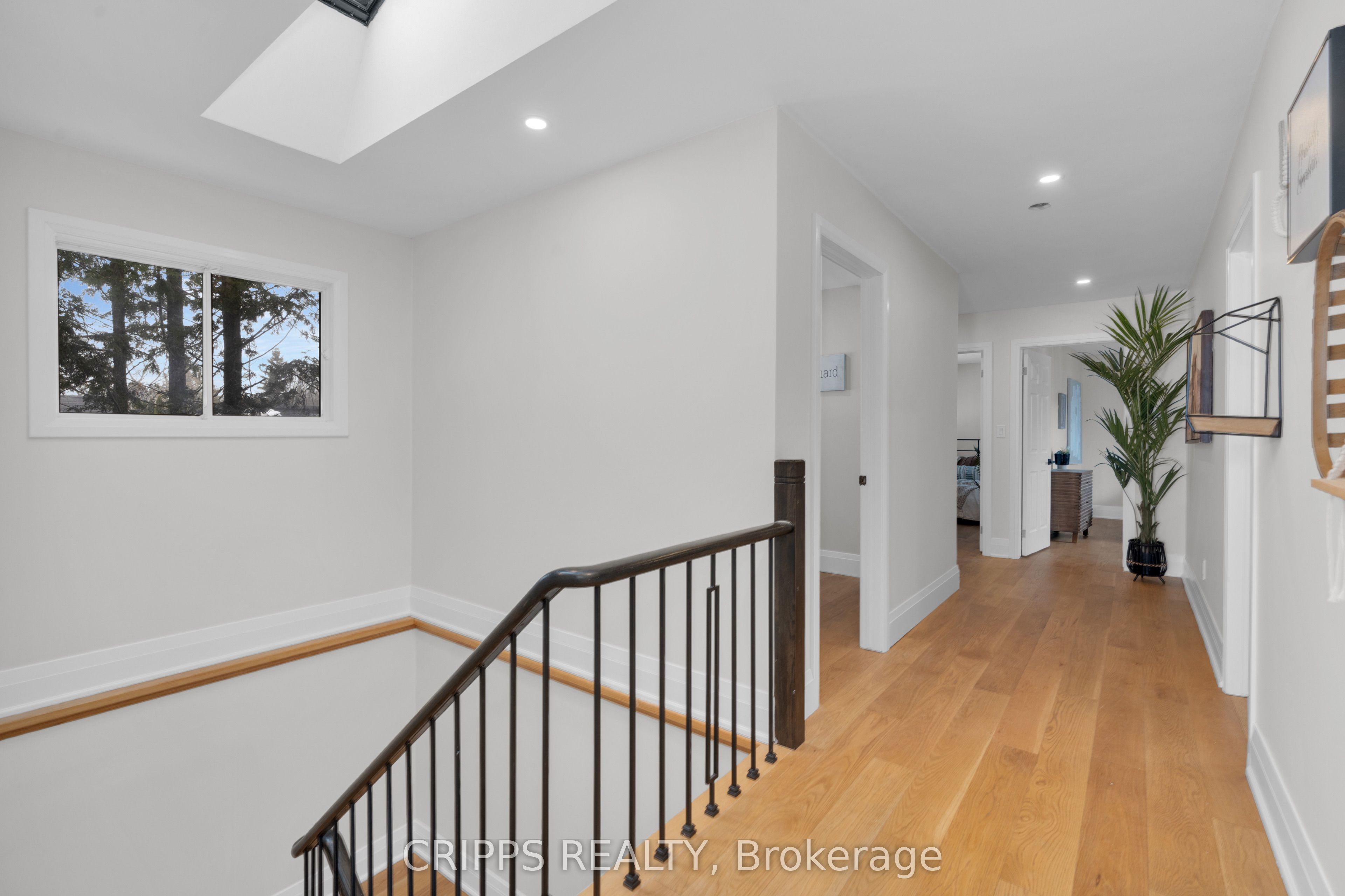 943 Barry Avenue