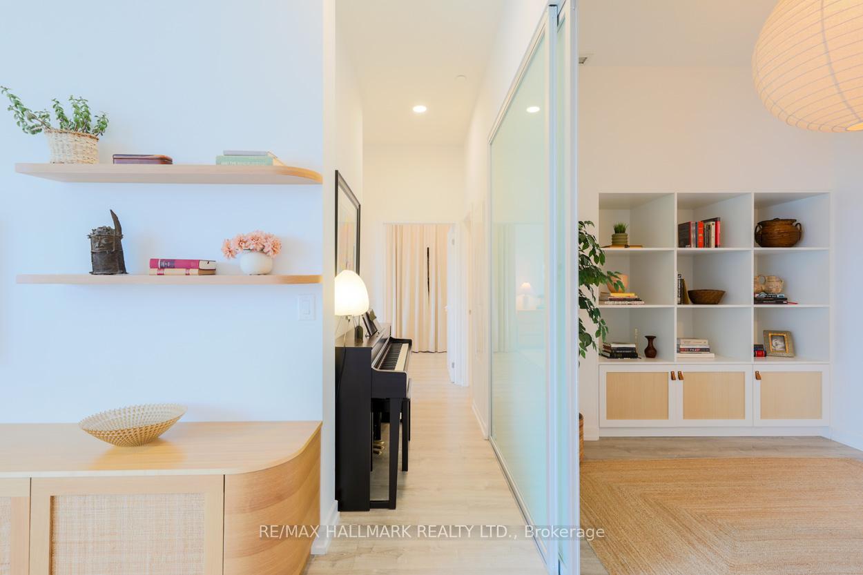 3 Bedrooms Condo at 20 Tubman, Toronto For sale