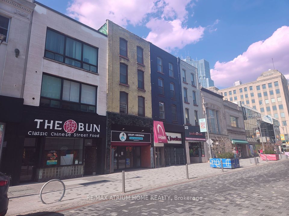 198 Dundas