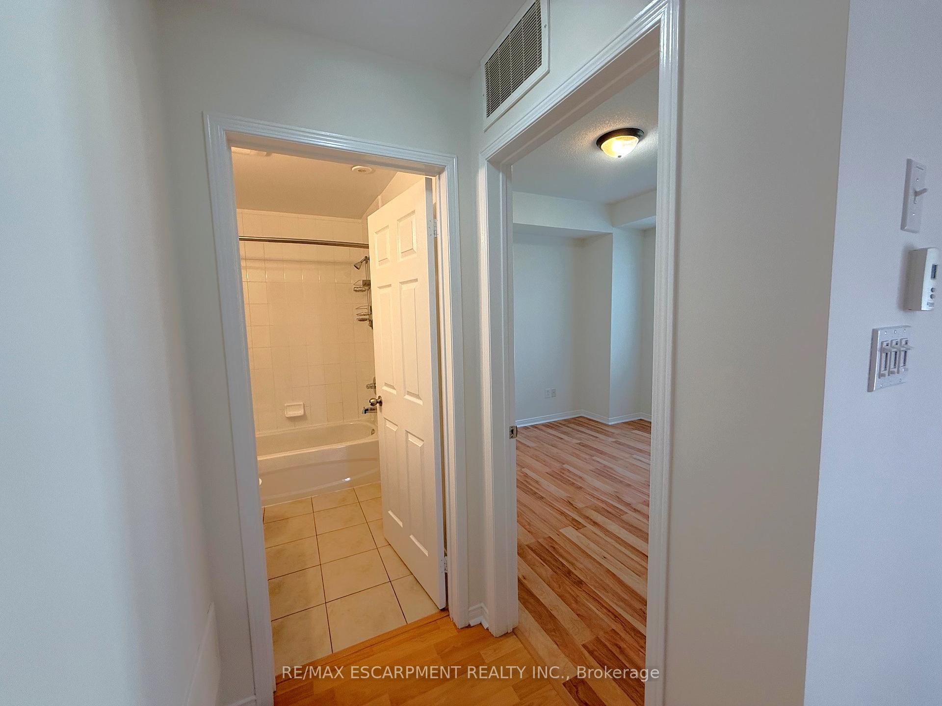 1 Bedroom Condo at 5055 Oscar Peterson, Mississauga For sale