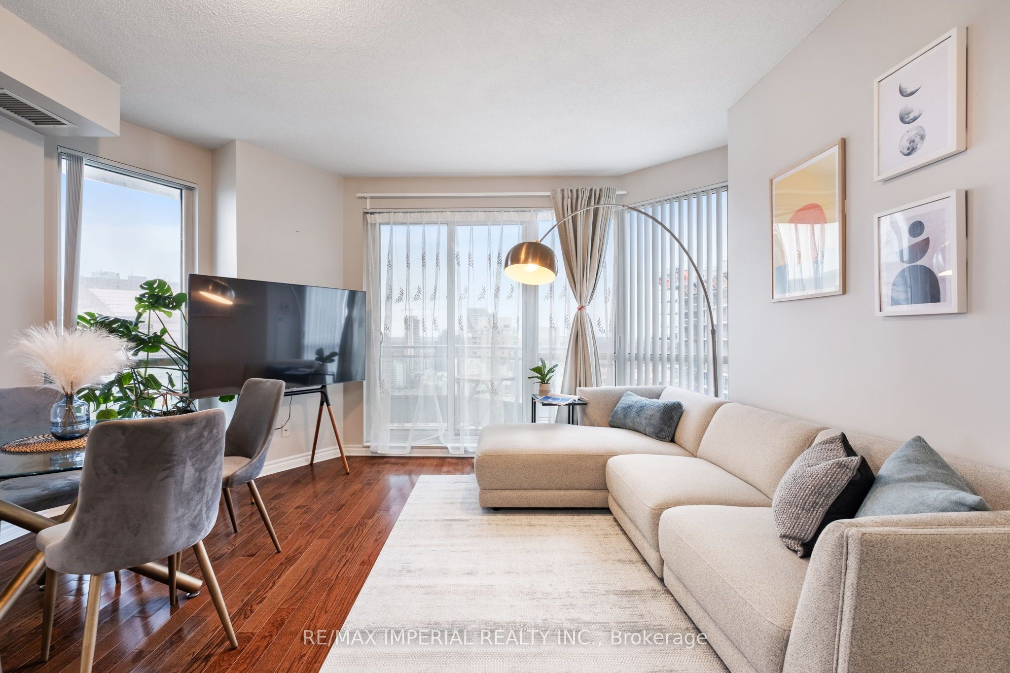 18 Holmes Avenue, #2210