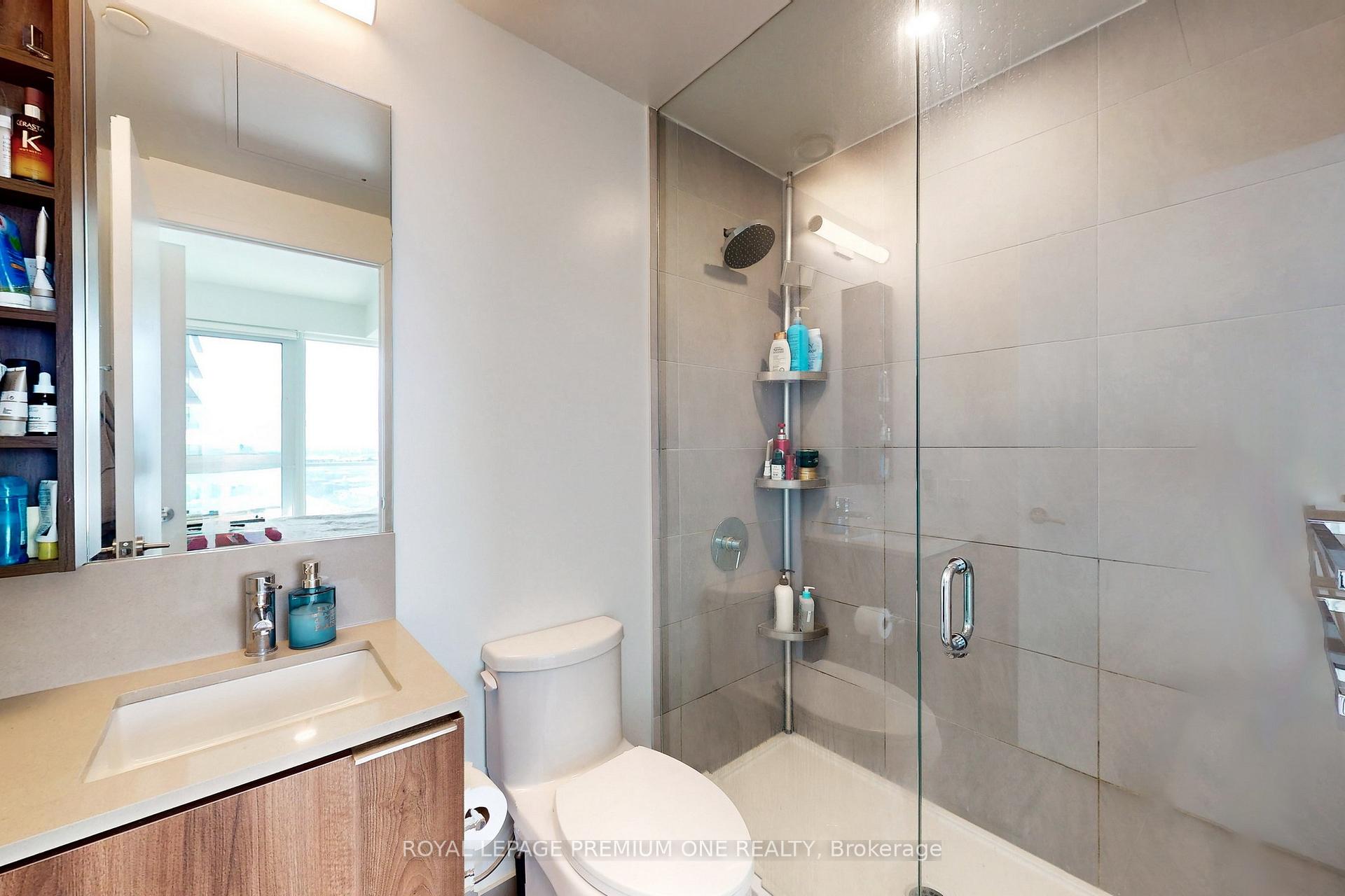 2 Bedrooms Condo at 1000 Portage,  Vaughan For sale