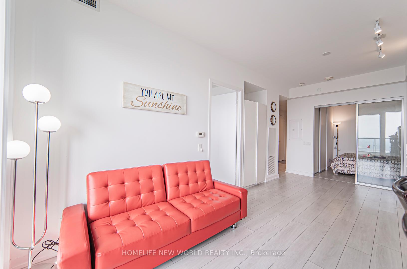 2 Bedrooms Condo at 5 Buttermill,  Vaughan For sale