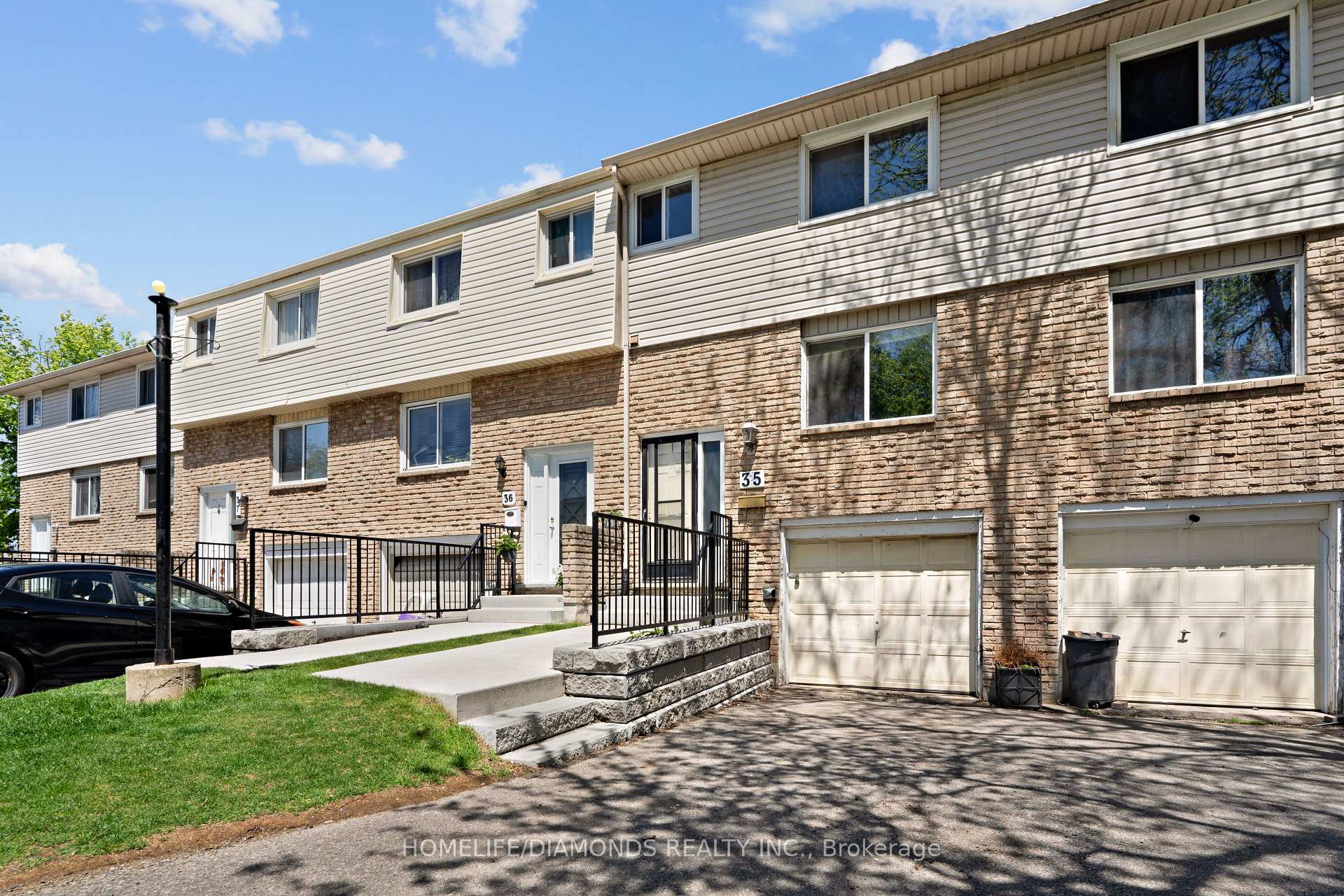 3 Bedrooms Condo at 262 KENORA, Hamilton For sale