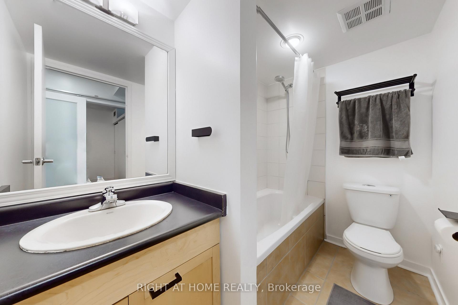 1 Bedroom Condo at 75 Dalhousie, Toronto For sale
