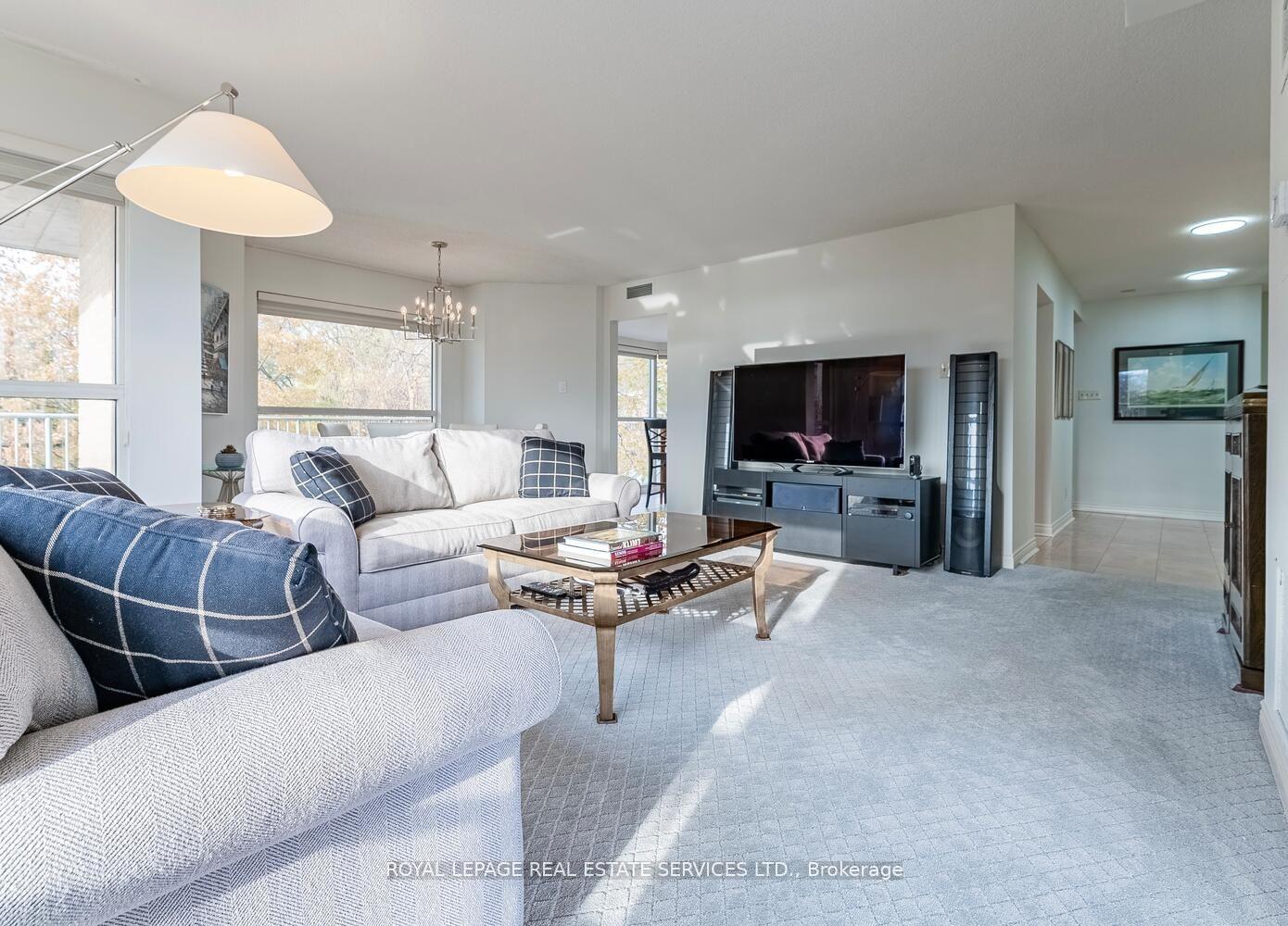 2 Bedrooms Condo at 2190 Lakeshore,  Burlington For sale