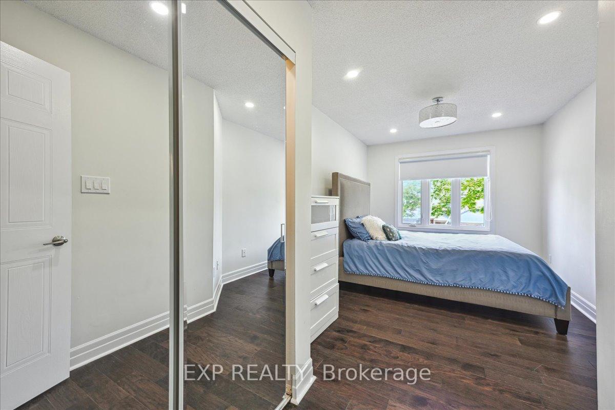 3 Bedrooms Condo at 2920 Headon Forest, Burlington For sale