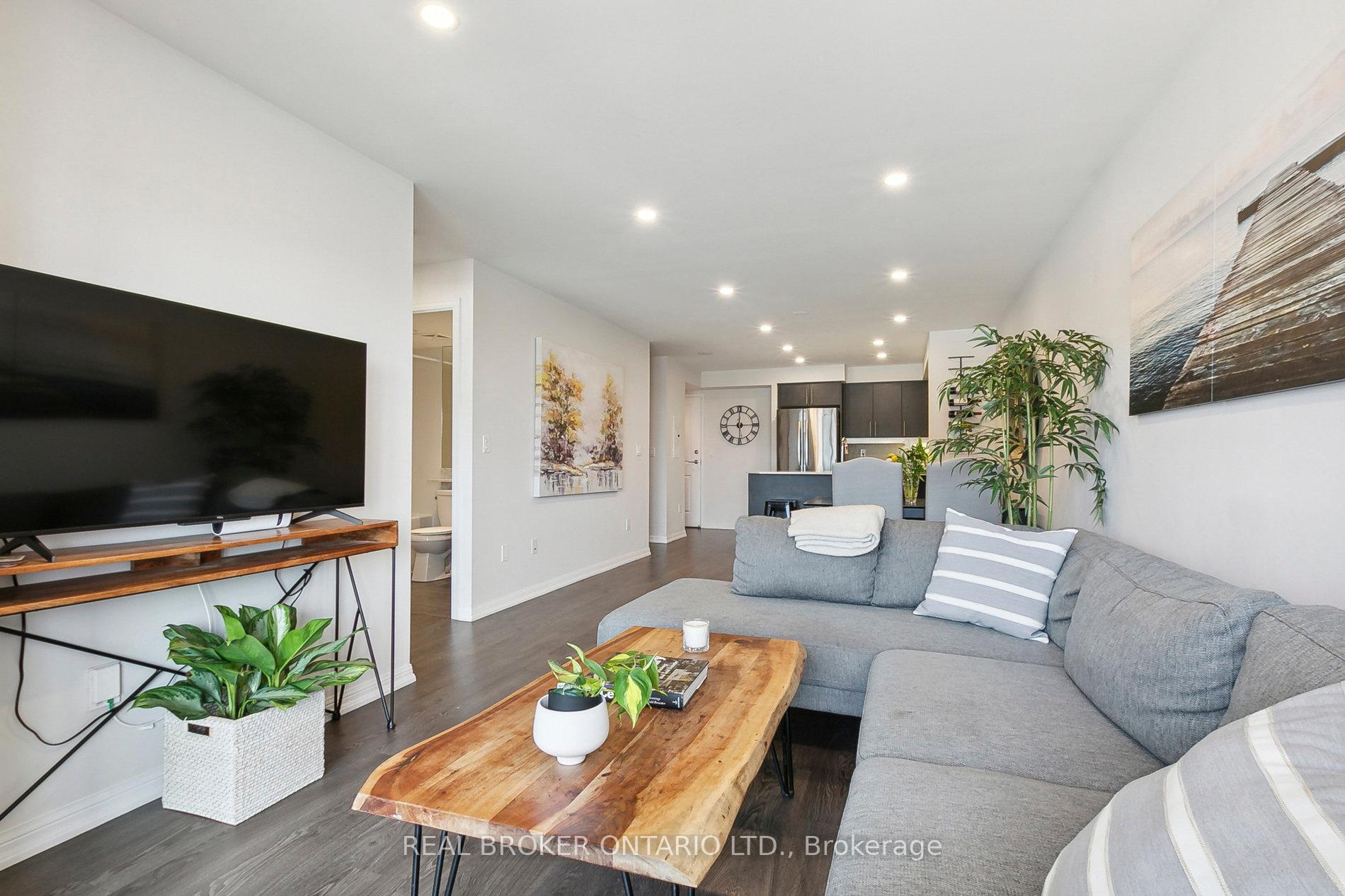 3 Bedrooms Condo at 85 East Liberty,  Toronto For sale