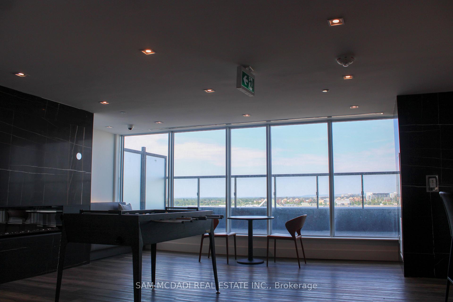 2 Bedrooms Condo at 2489 Taunton, Oakville For sale