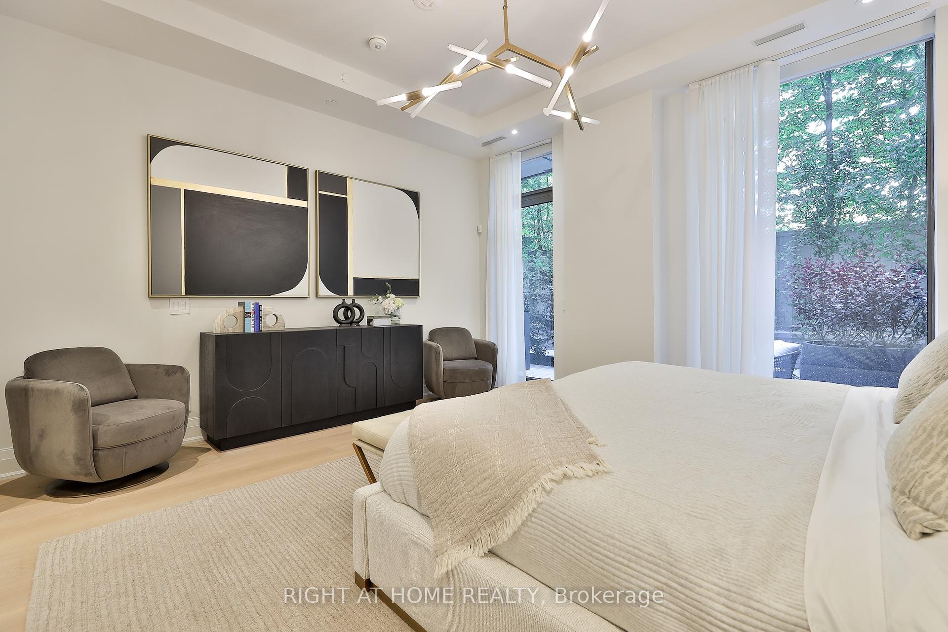 4 Bedrooms Condo at 10 Prince Arthur, Toronto For sale