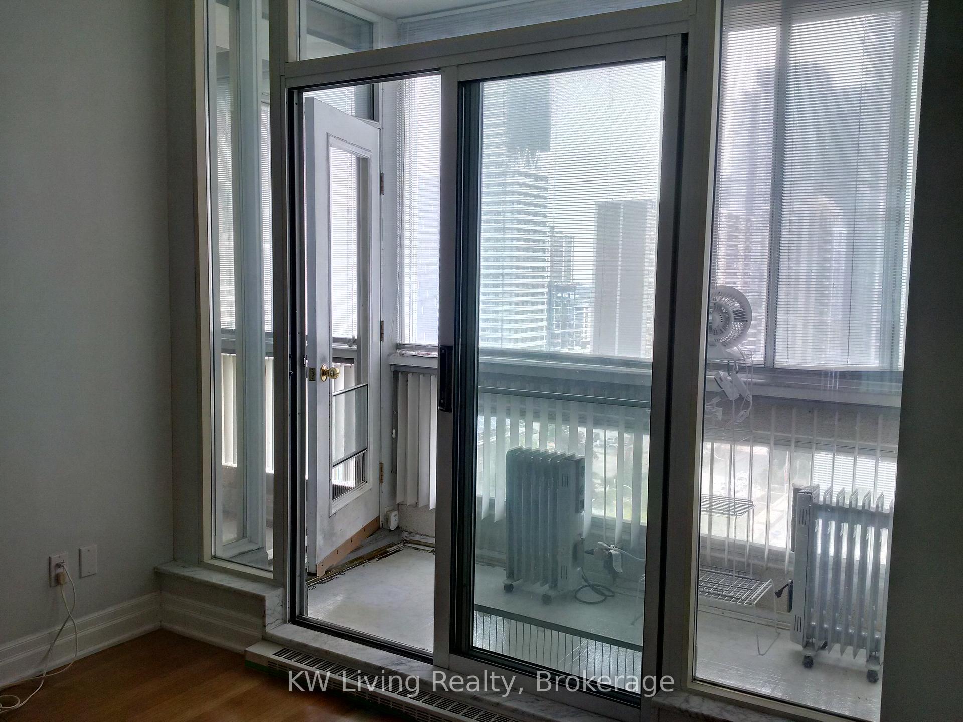 1 Bedroom Condo at 7 Broadway, Toronto For sale