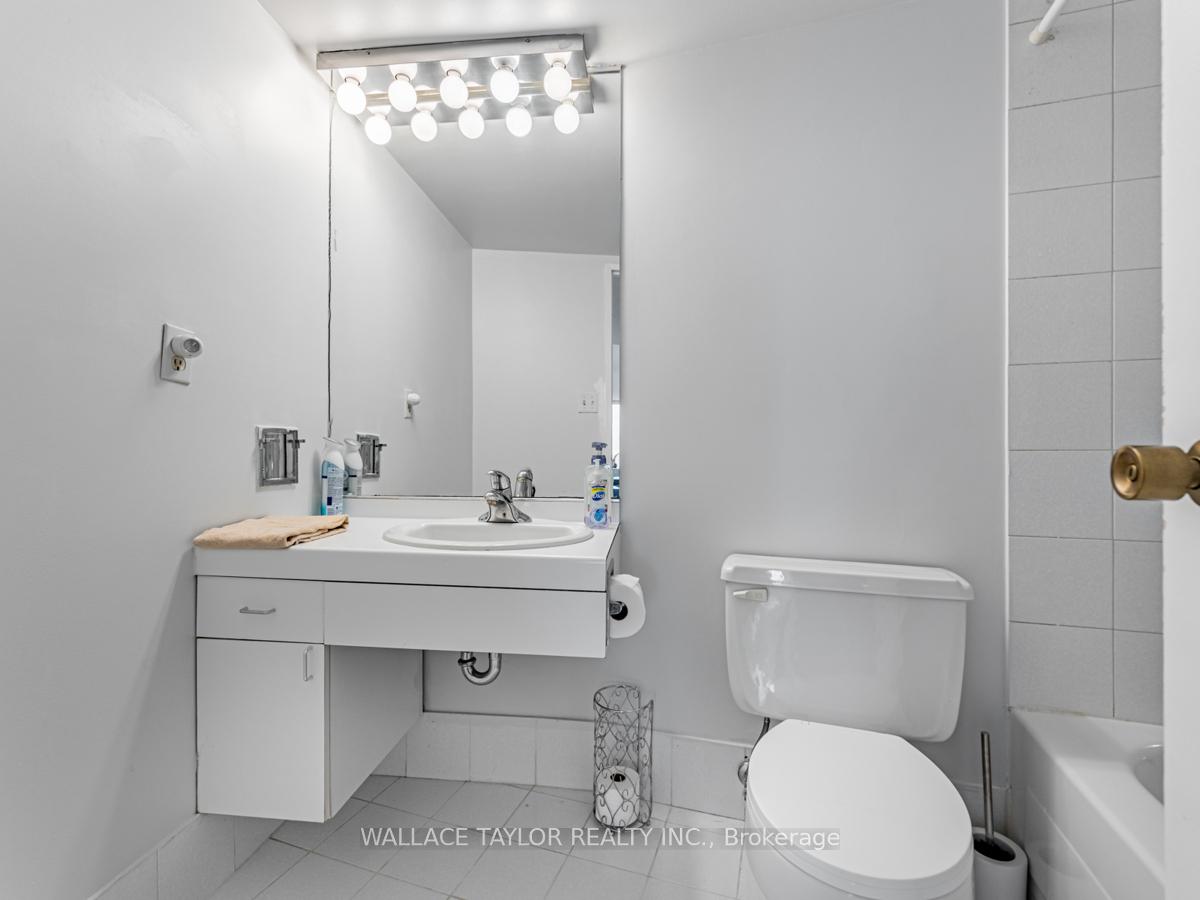 2 Bedrooms Condo at 2045 Lake Shore,  Toronto For sale