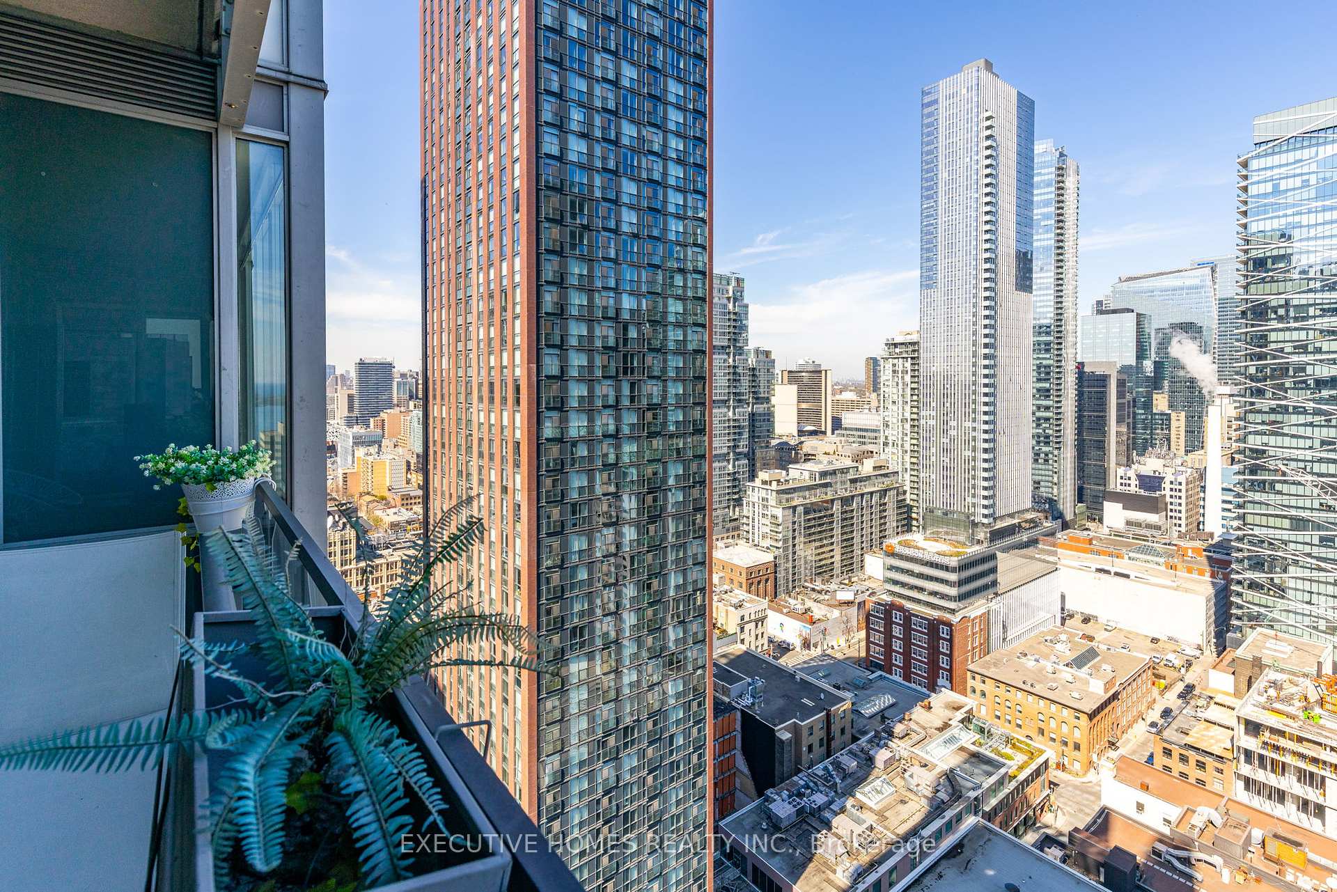 2 Bedrooms Condo at 80 John,  Toronto For sale