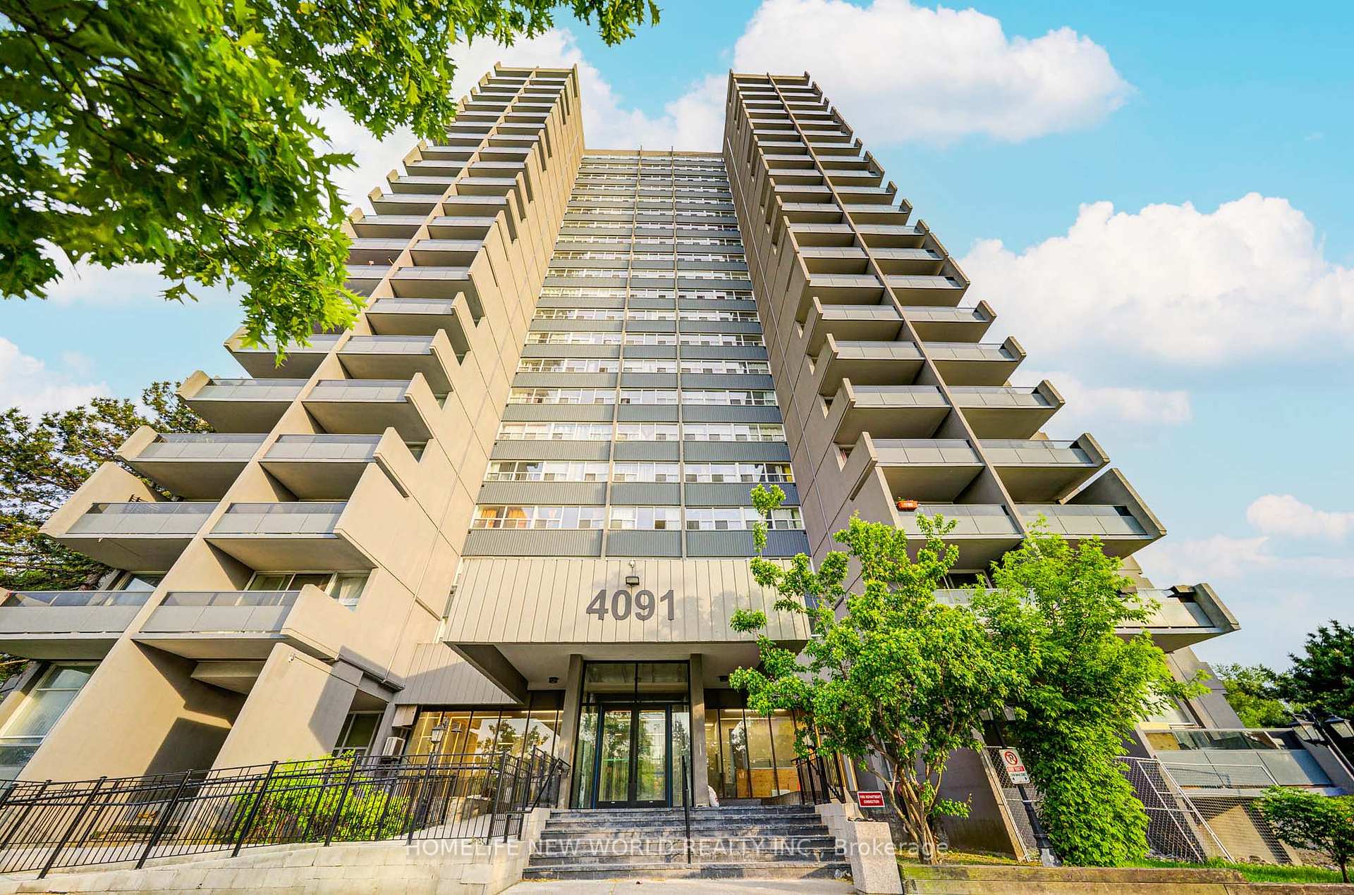 3 Bedrooms Condo at 4091 Sheppard Ave E, Toronto For sale