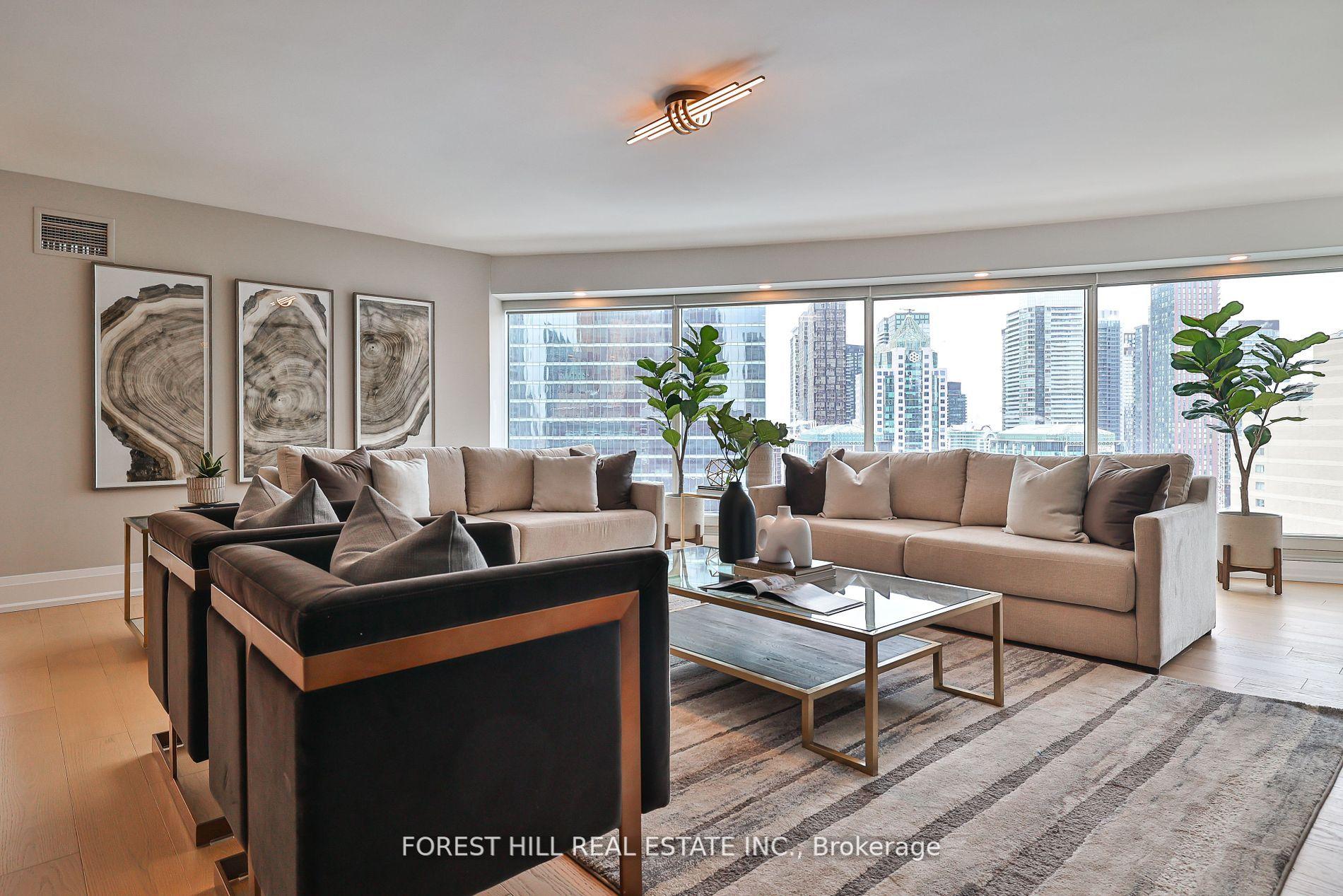 3 Bedrooms Condo at 33 University, Toronto For sale