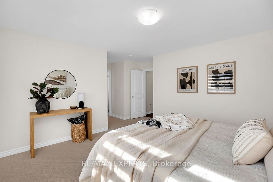 206 Ferragine Crescent