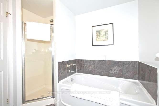 2 Bedrooms Condo at 55 Bloor, Toronto For sale