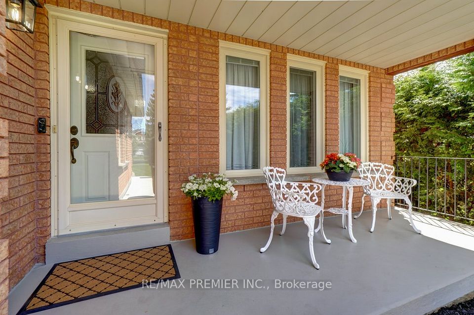 69 Zucchet Court, Vaughan, ON L4L 8T7