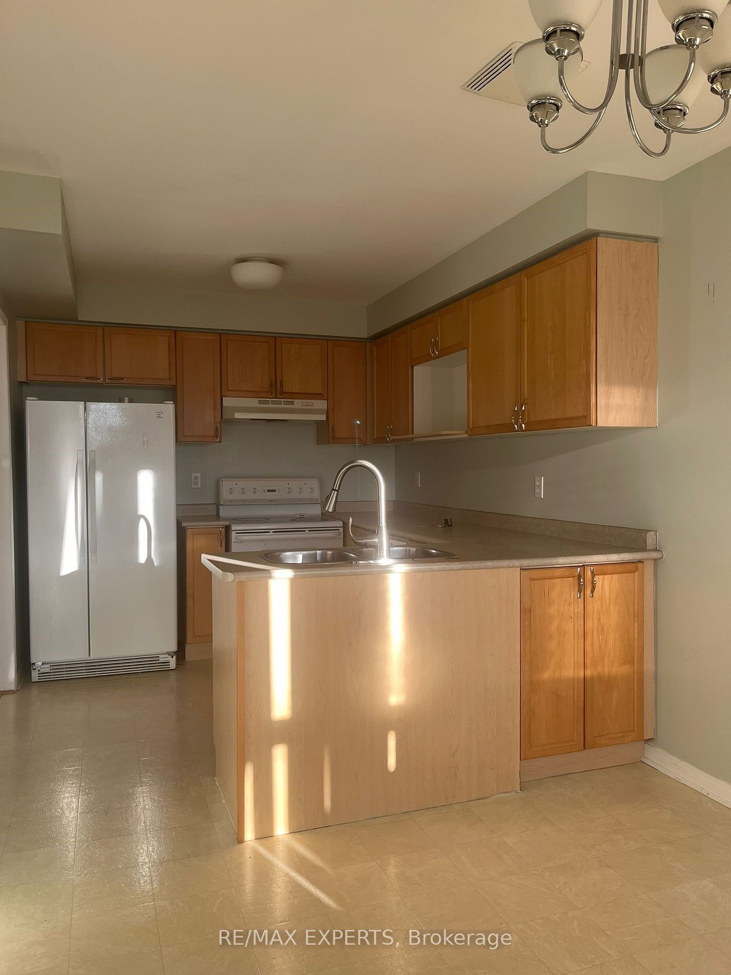 546 Aldershot Drive
