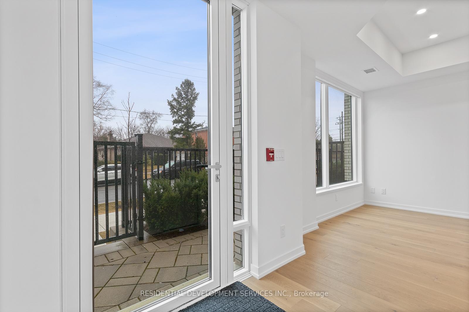3 Bedrooms Condo at 15 Maryport Ave,  Toronto For sale