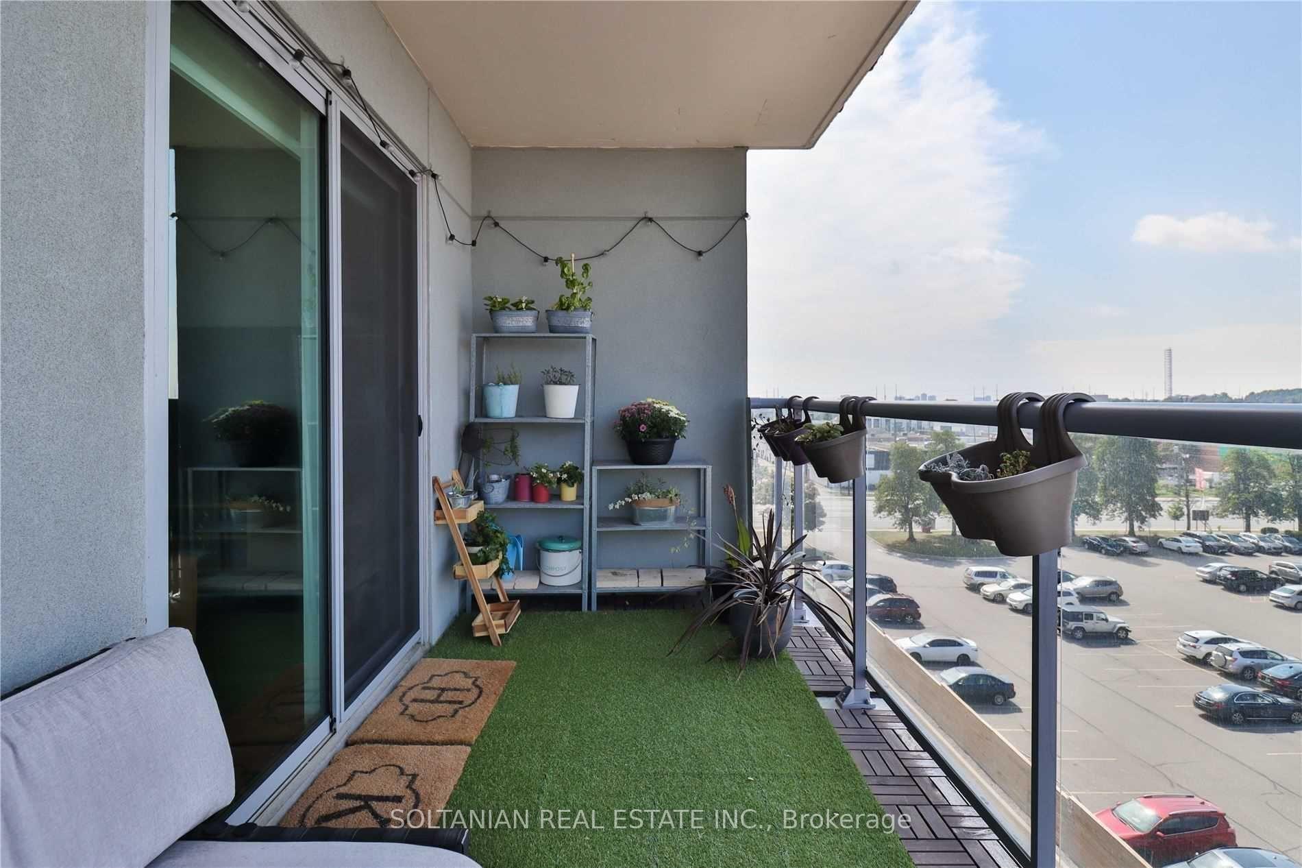 2 Bedrooms Condo at 2150 Lawrence, Toronto For sale