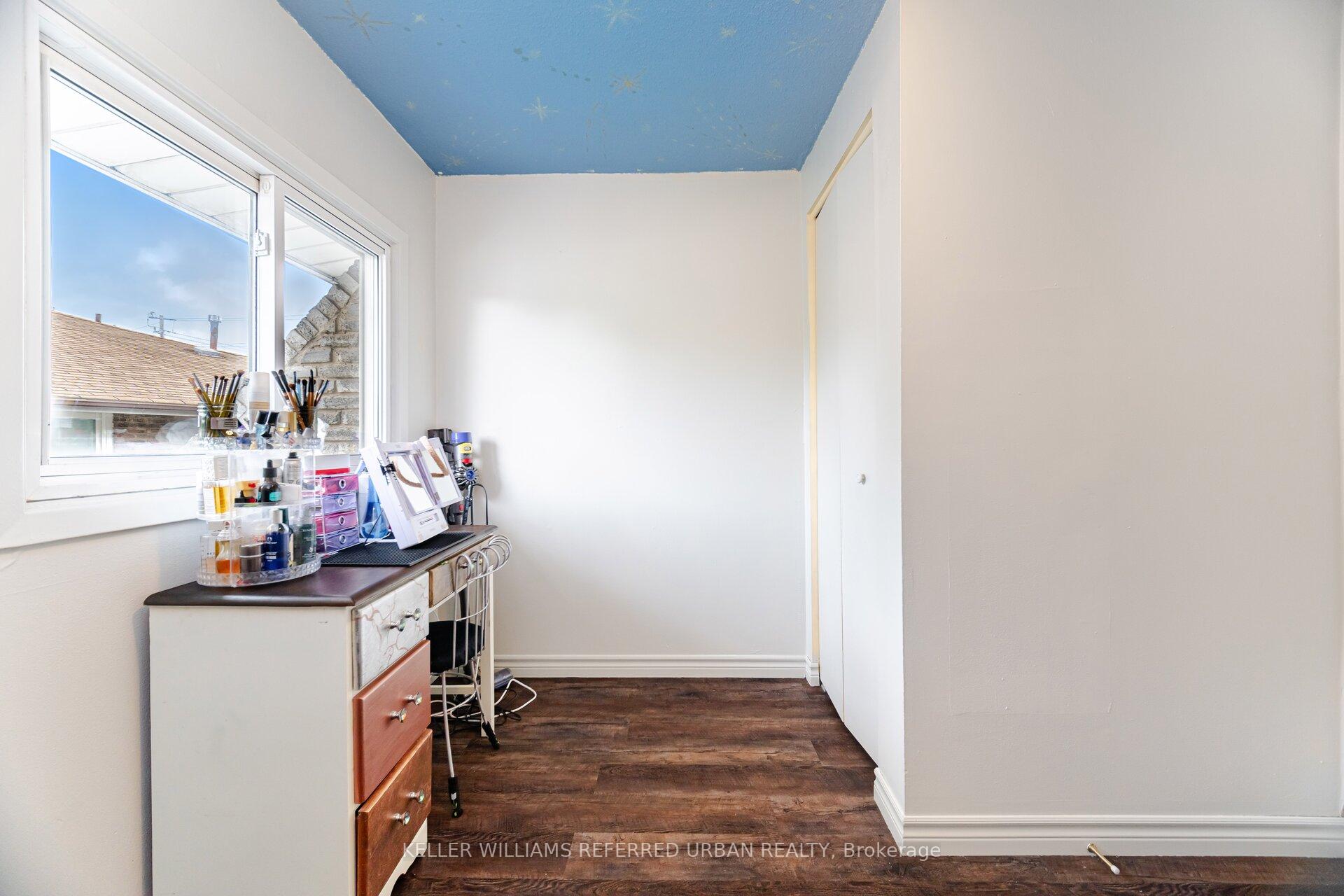 3 Bedrooms Condo at 973 Francis, Burlington For sale