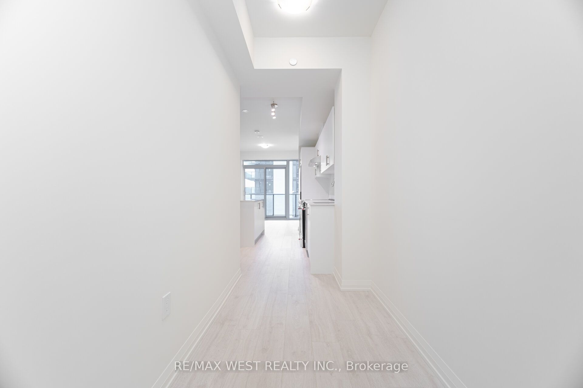 8960 Jane Street, #2201