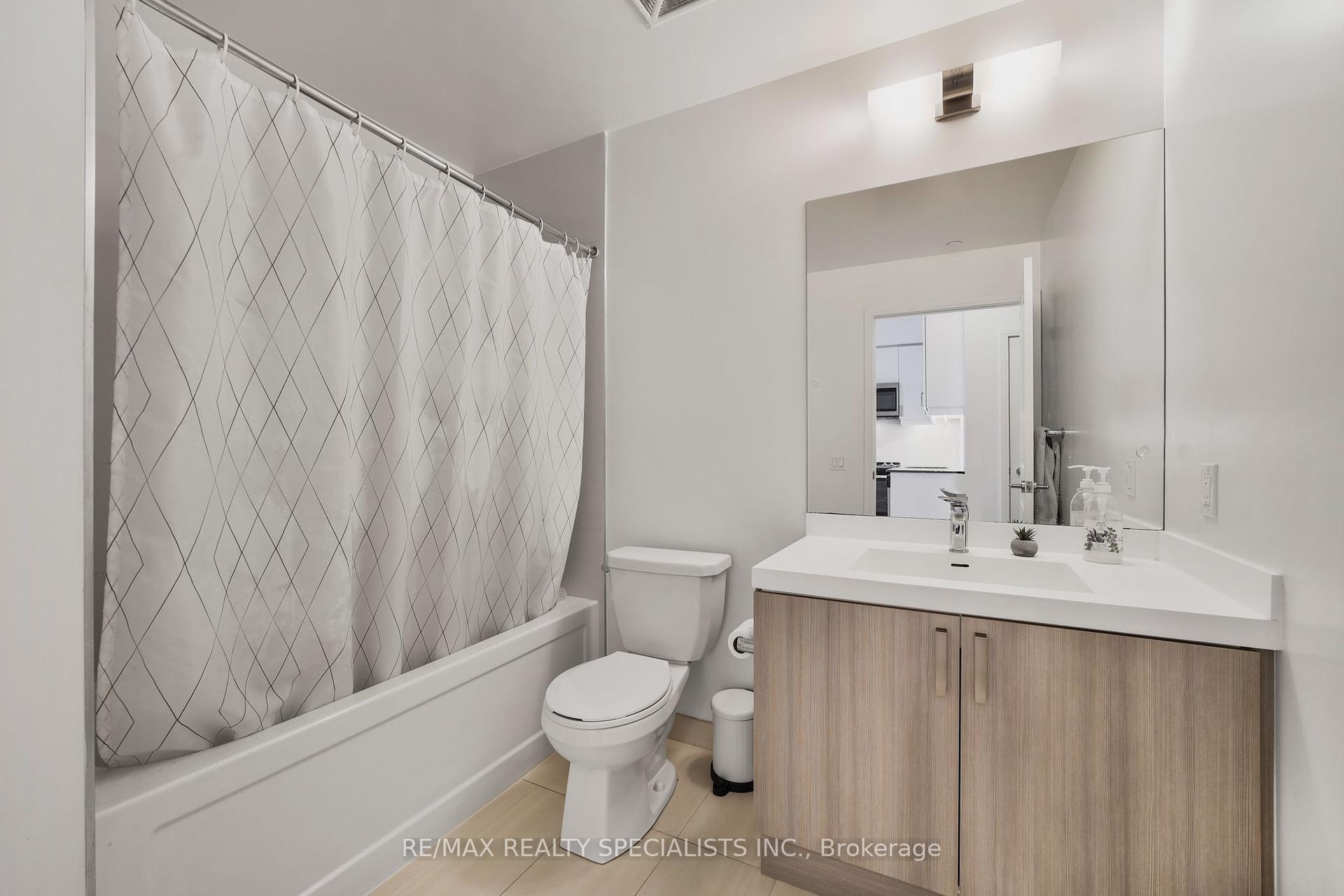 1 Bedroom Condo at 8 Nahani,  Mississauga For sale
