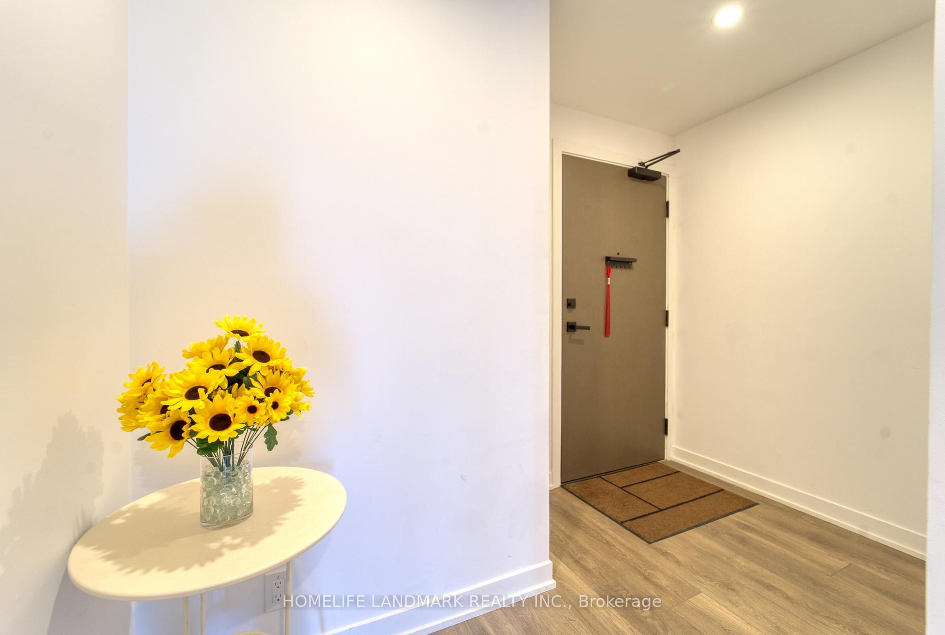 2 Bedrooms Condo at 15 HOLMES,  Toronto For sale