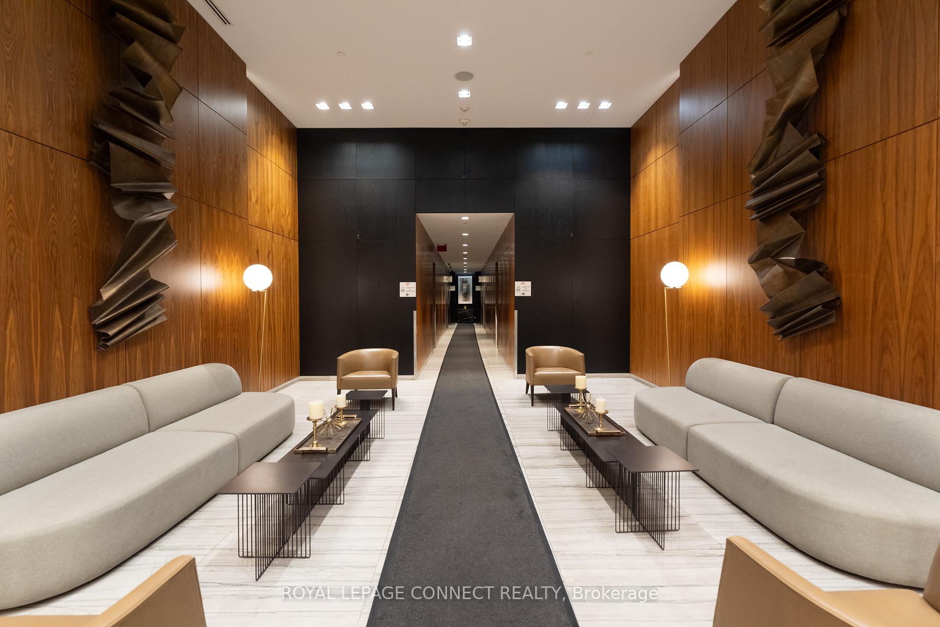 2 Bedrooms Condo at 8 Eglinton, Toronto For sale