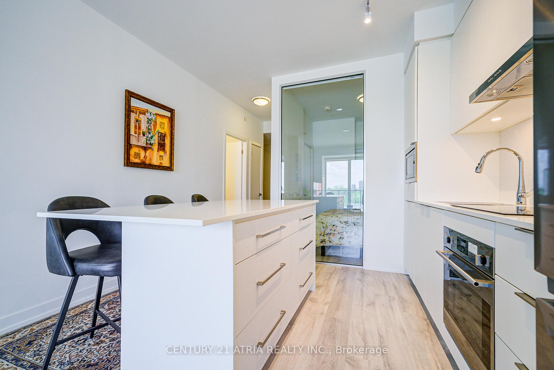 3 Bedrooms Condo at 7 Golden Lion, Toronto For sale