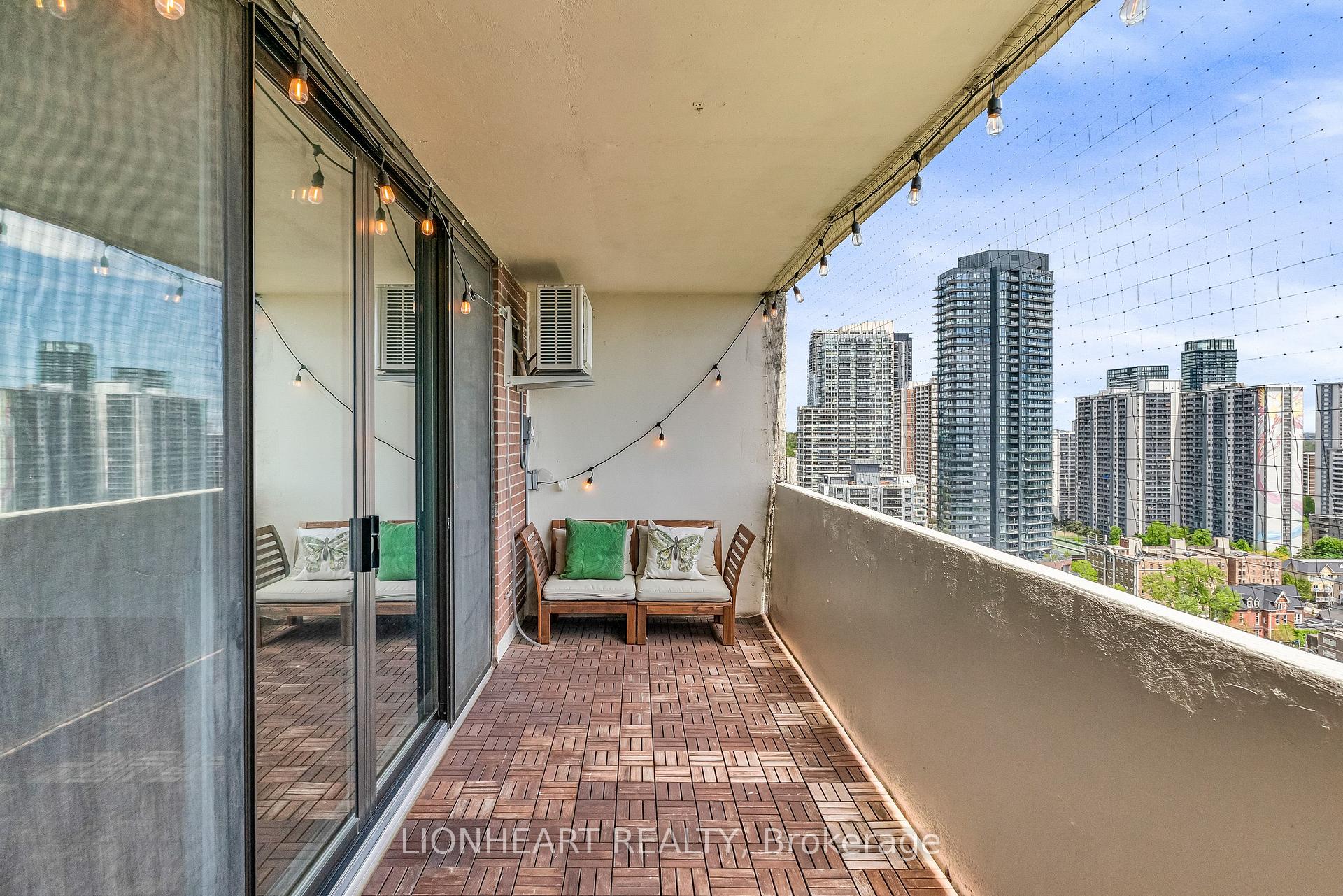 Condo at 40 Homewood, Toronto For sale