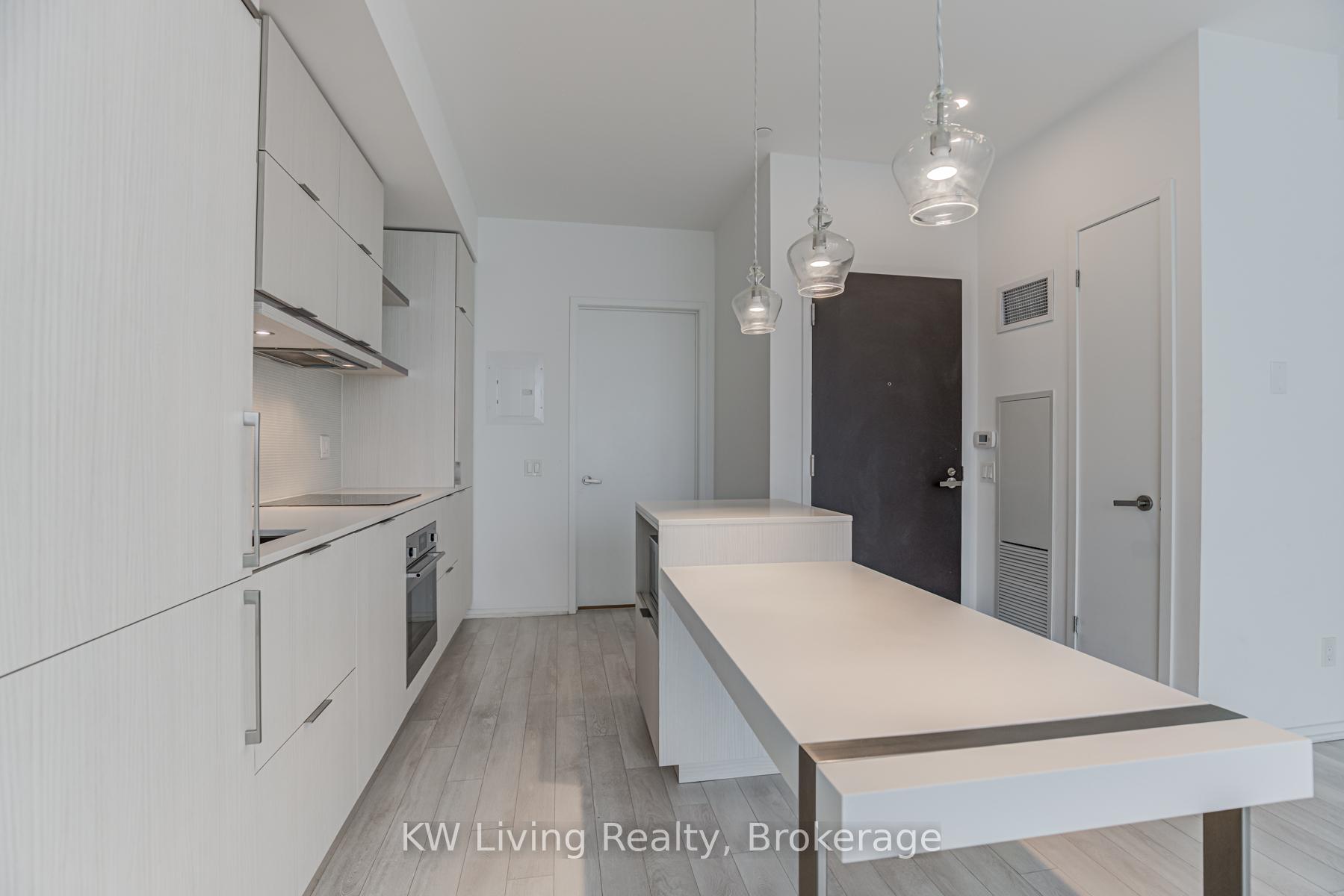 1 Bedroom Condo at 197 Yonge, Toronto For sale