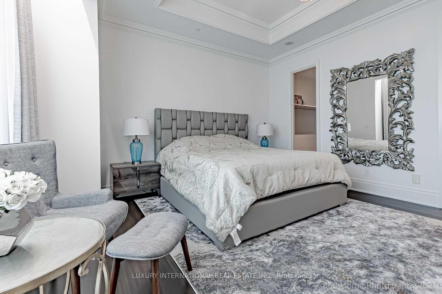 2 Bedrooms Condo at 311 Bay,  Toronto For sale