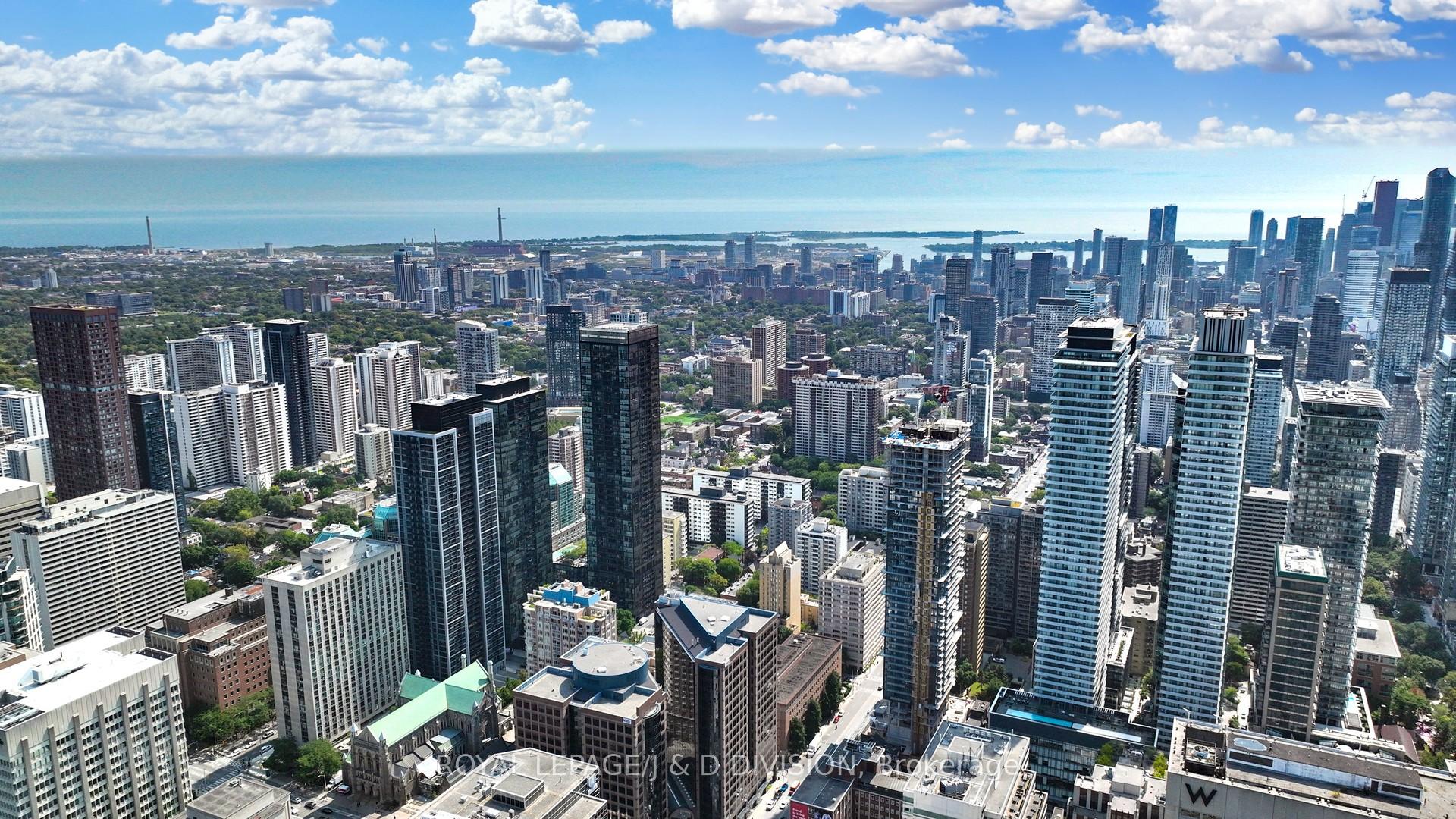 2 Bedrooms Condo at 50 Charles,  Toronto For sale