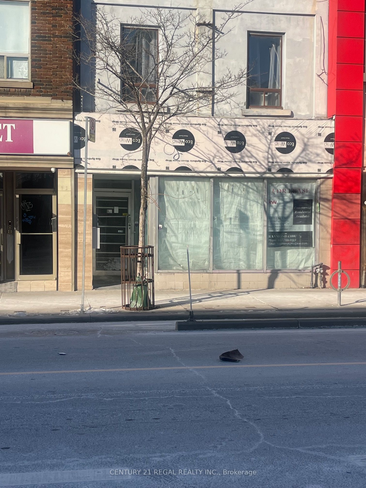 998 Bloor Street W