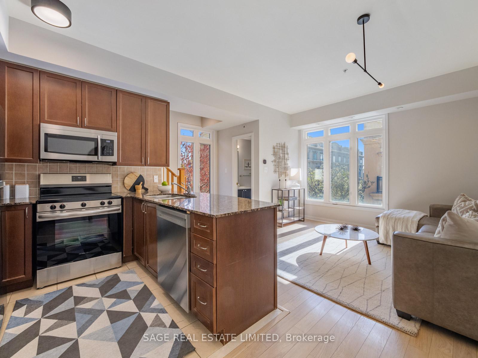2 Bedrooms Condo at 78 Carr, Toronto For sale