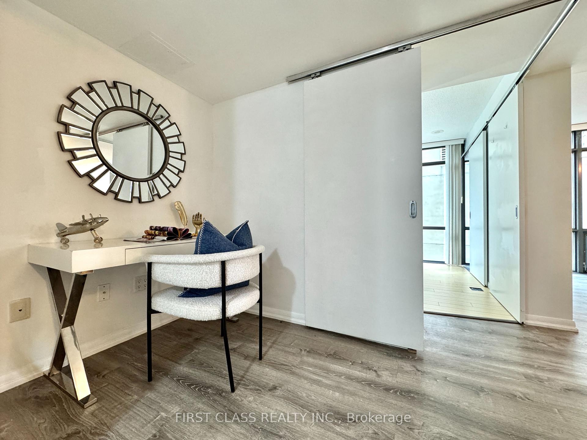 3 Bedrooms Condo at 38 Grenville, Toronto For sale