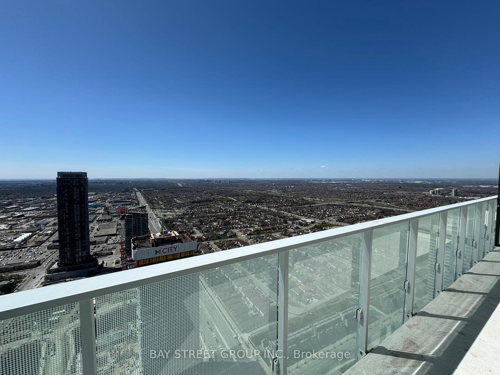 2 Bedrooms Condo at 3900 Confederation, Mississauga For sale