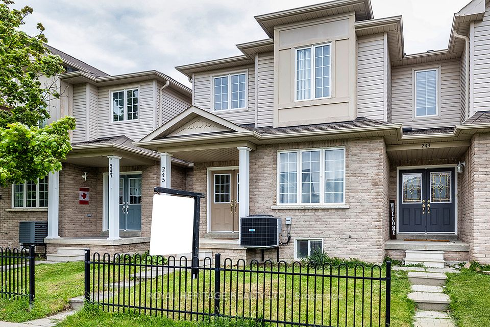 245 Sprucewood Crescent, Clarington, ON L1C 5H1