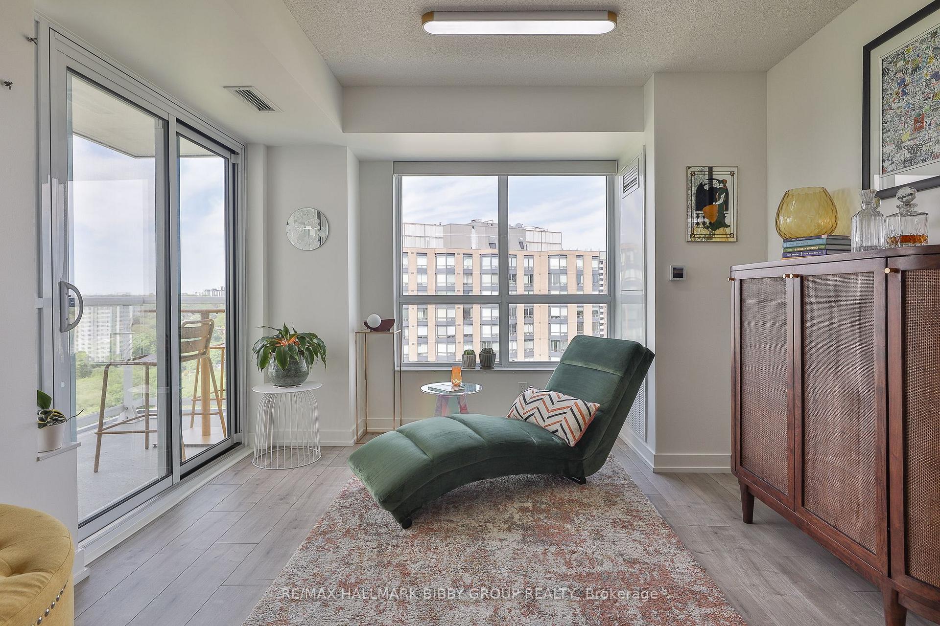 3 Bedrooms Condo at 10 Wilby, Toronto For sale