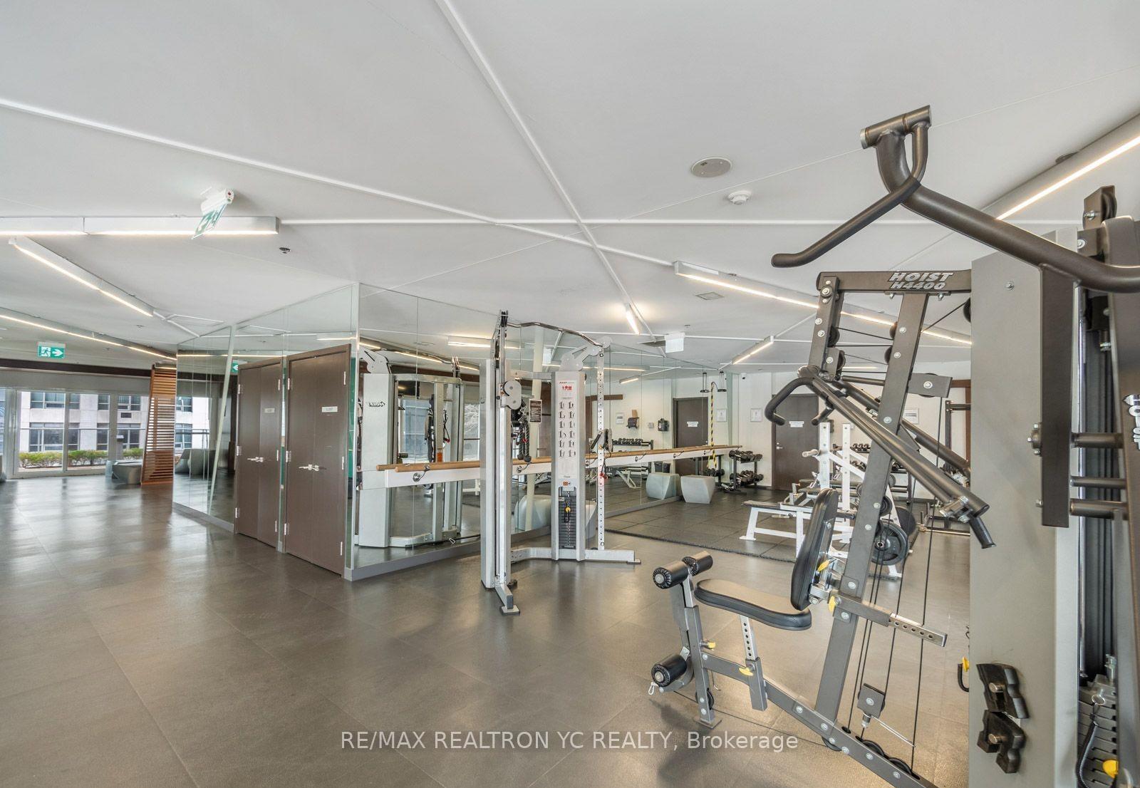 2 Bedrooms Condo at 352 Front, Toronto For sale