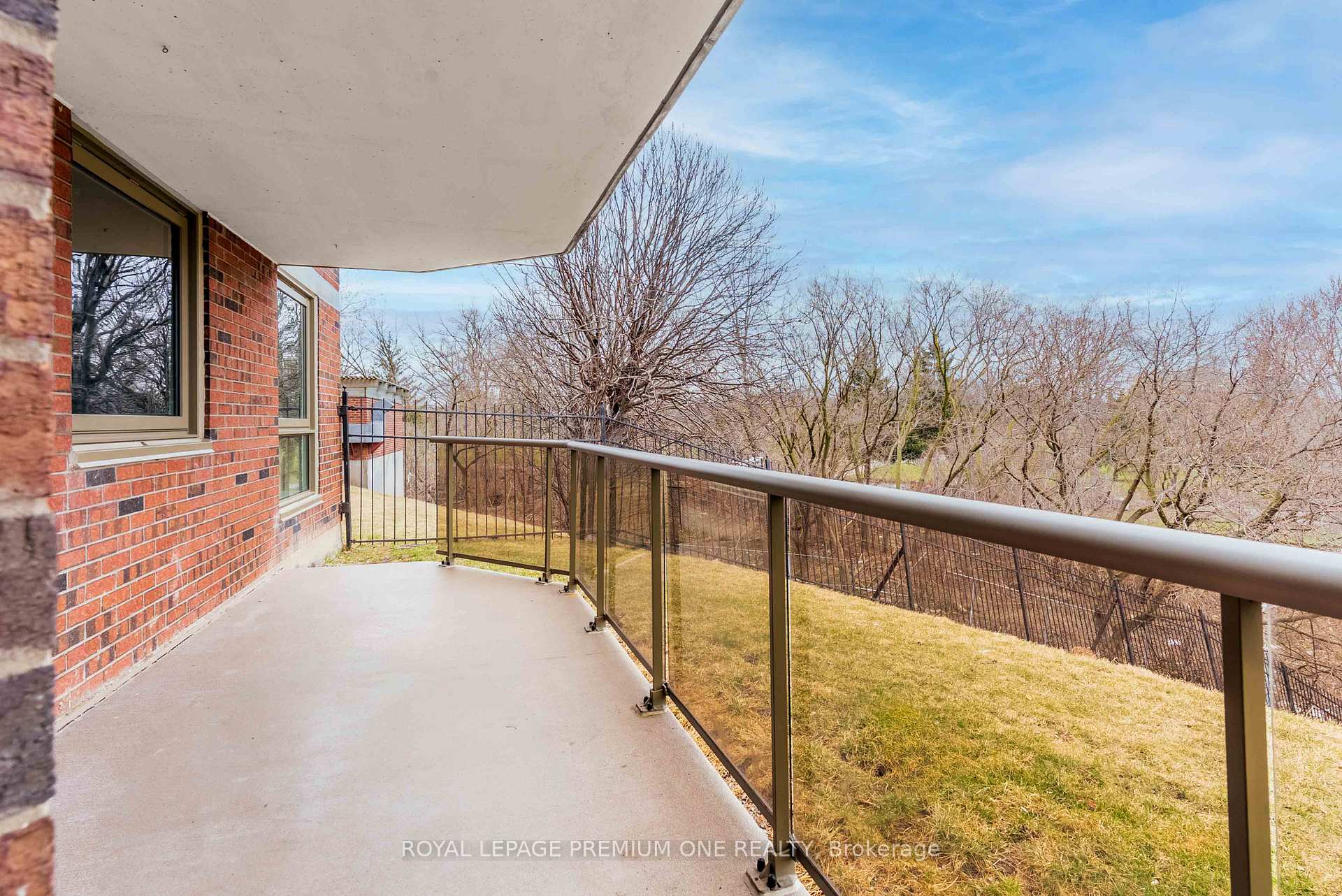 3 Bedrooms Condo at 238 Albion,  Toronto For sale
