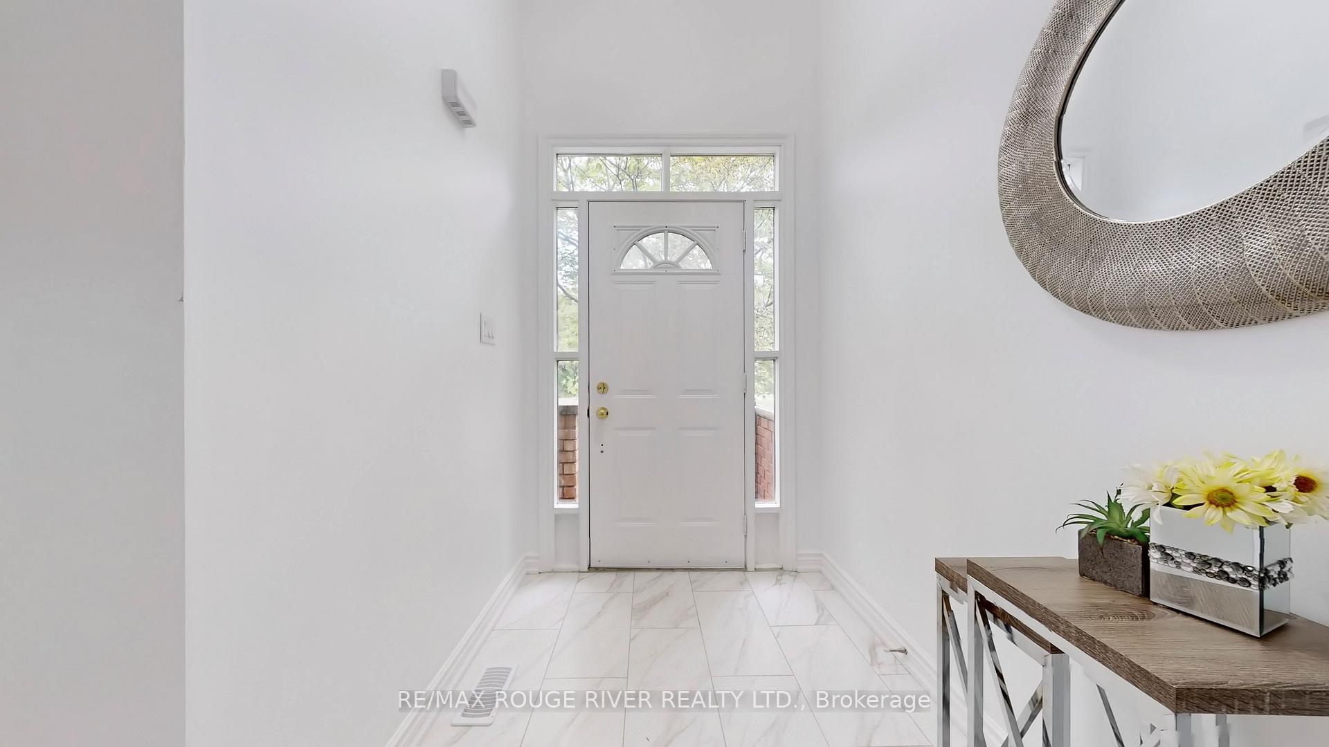 3 Bedrooms Condo at 2 Dowry, Toronto For sale