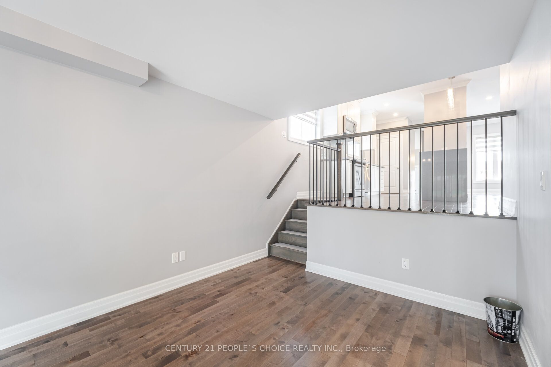 2951 Salerno Crescent