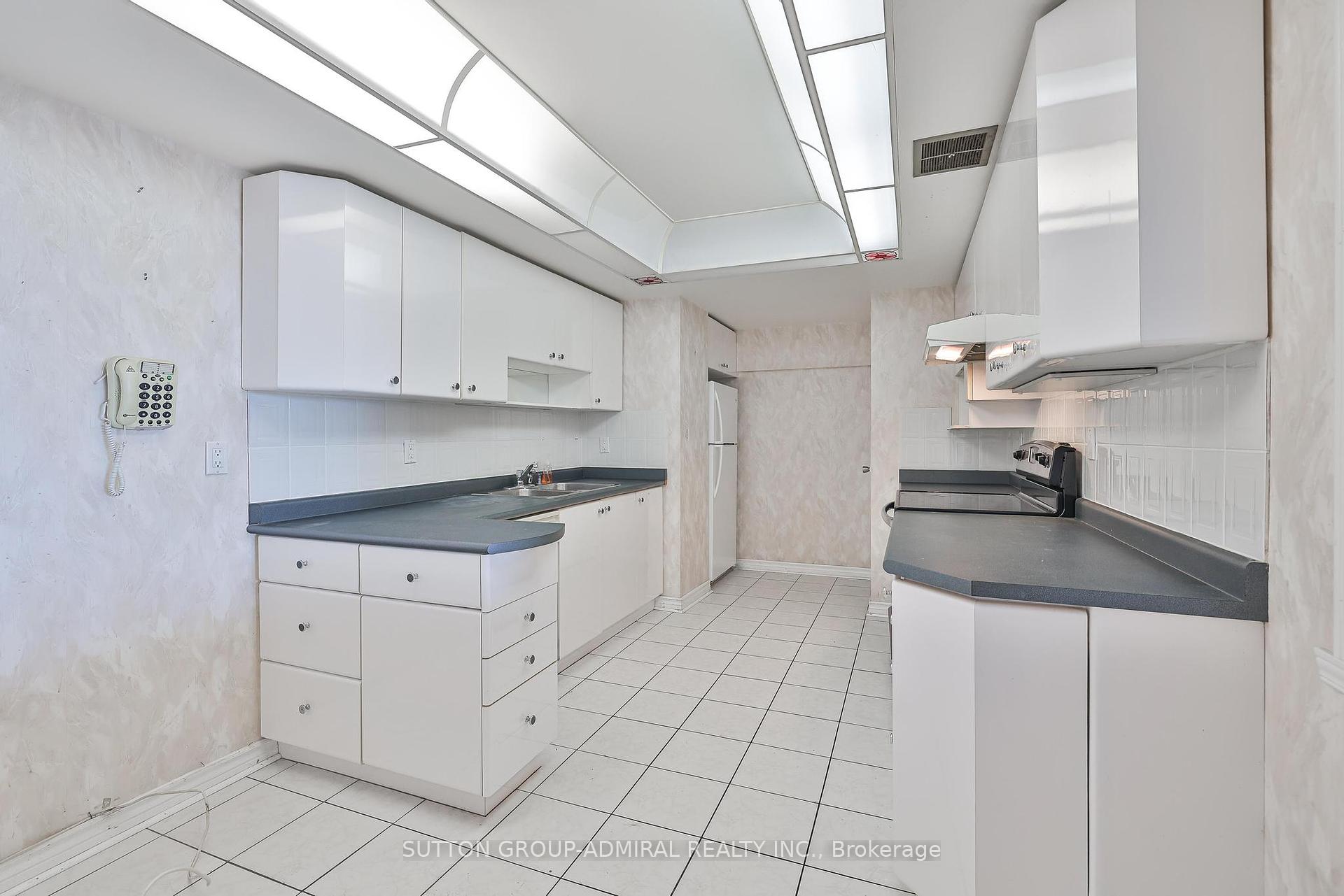3 Bedrooms Condo at 131 Torresdale, Toronto For sale