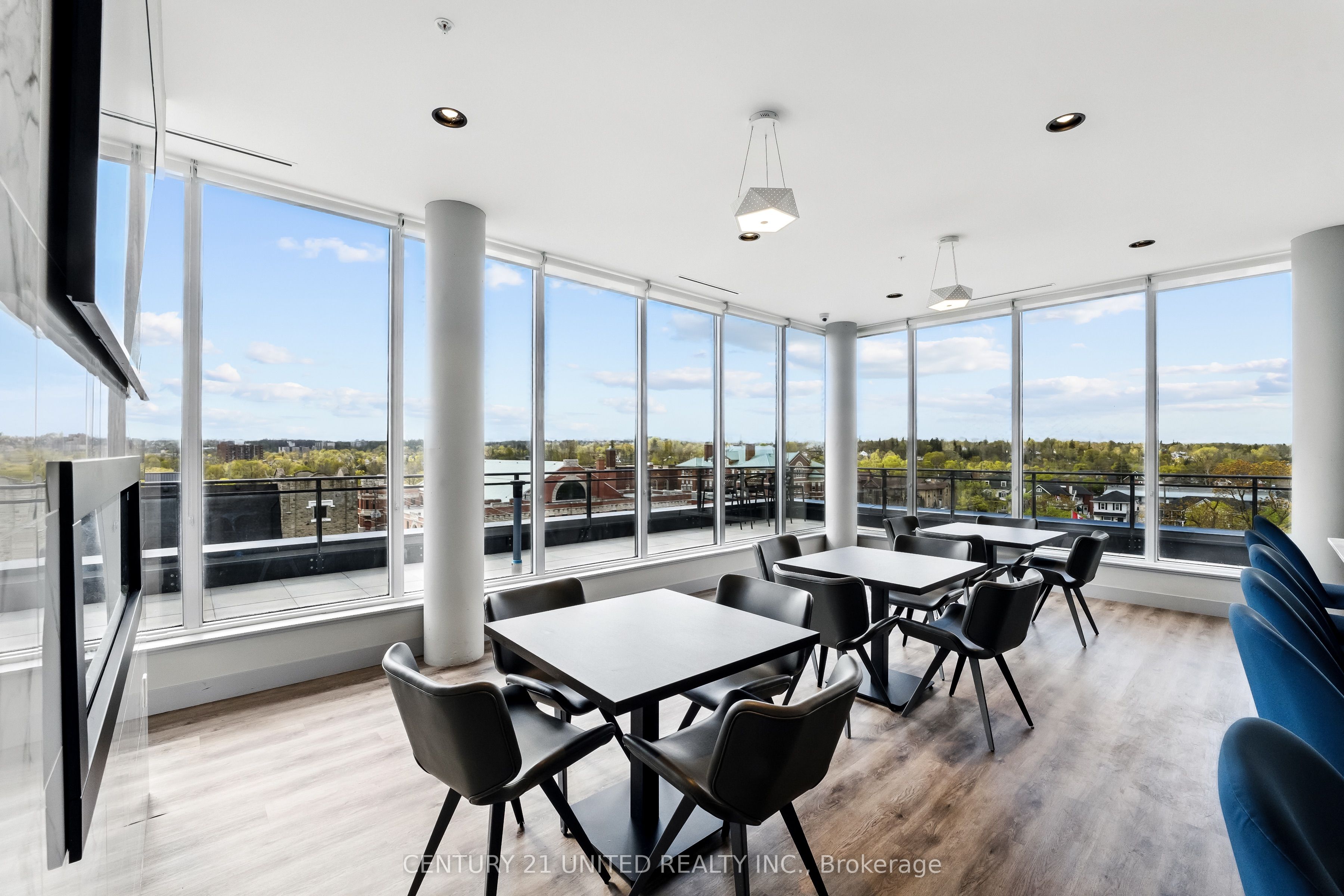 475 George Street N, #201